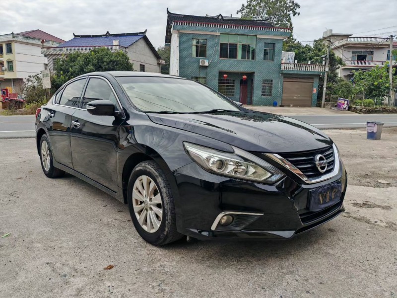 娄底17年日产天籁2