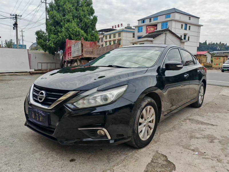 娄底17年日产天籁4