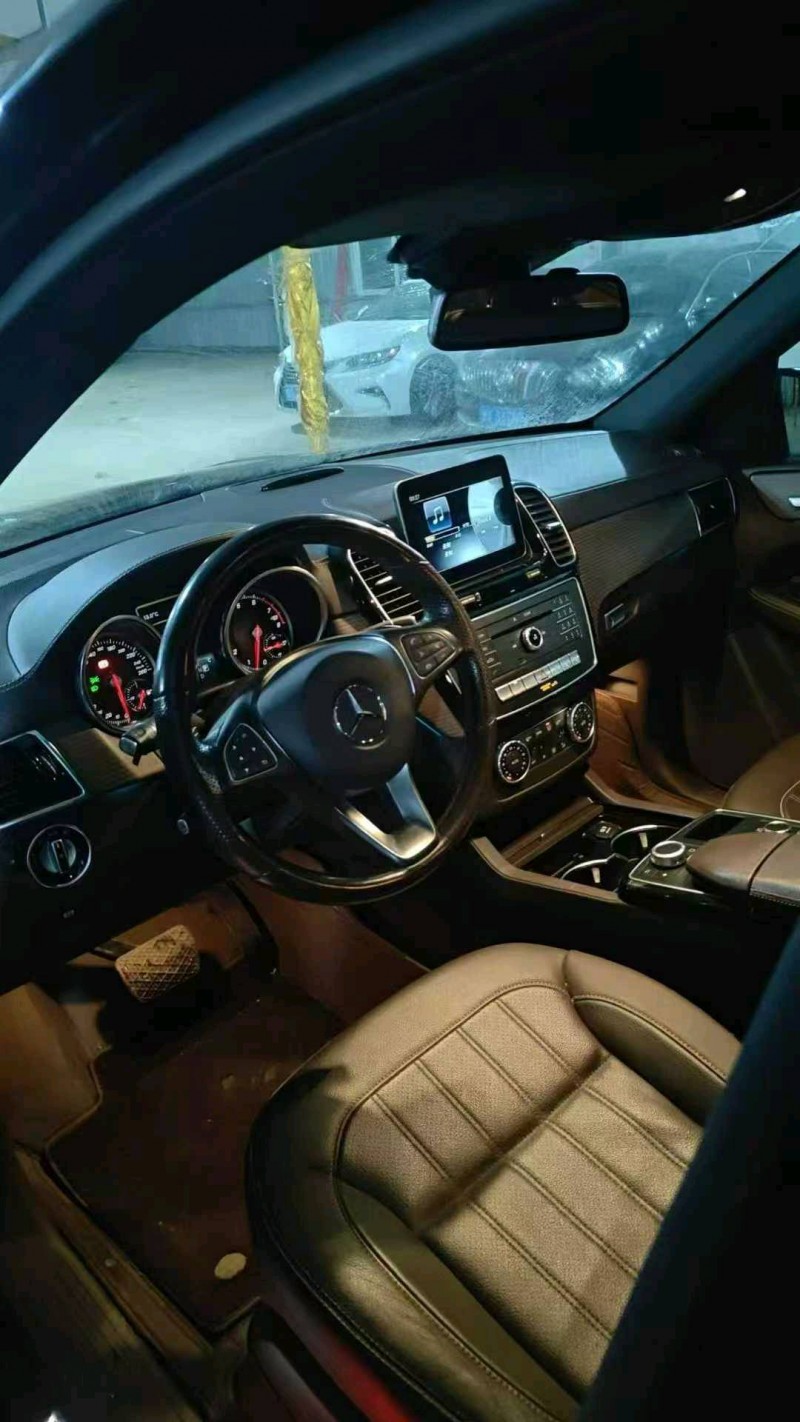 东营19年奔驰GLE3