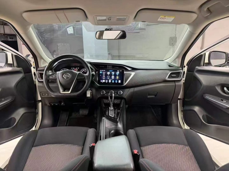 成都22年日产蓝鸟9