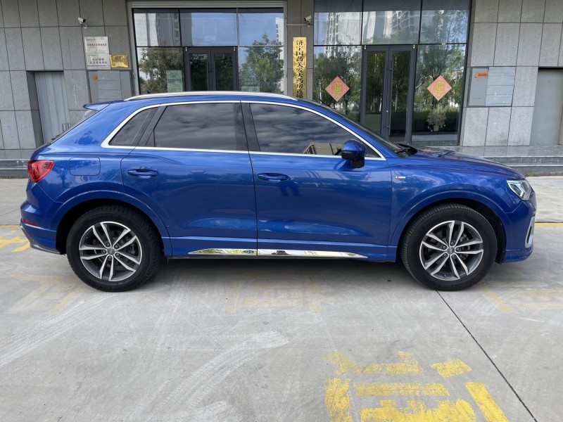 济宁21年奥迪Q38