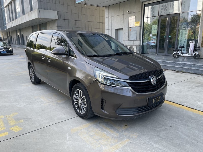 济宁22年别克GL82