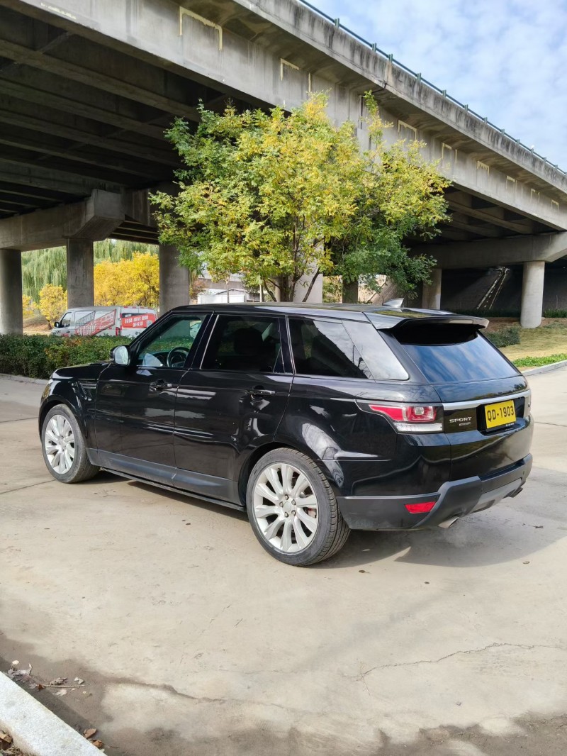 青岛17年路虎揽胜运动7