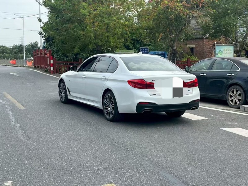 广州19年宝马5系8