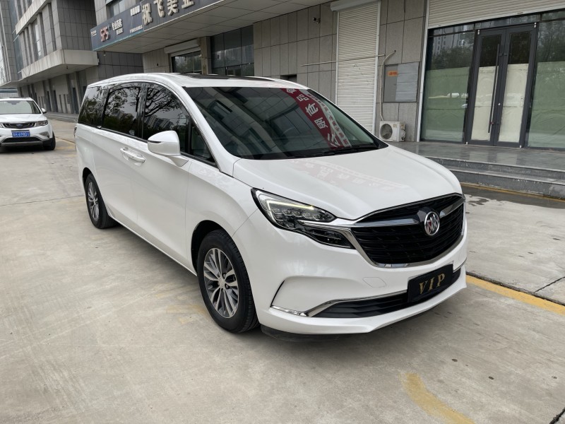 济宁21年别克GL82