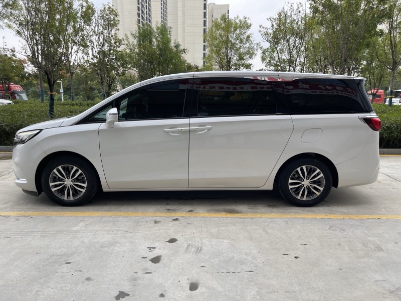 济宁21年别克GL87