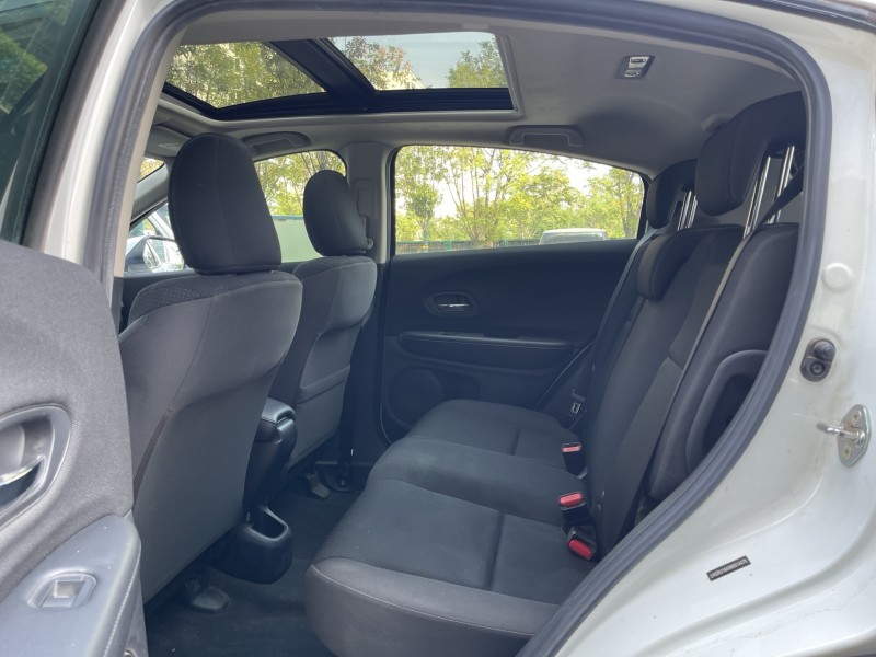 济宁21年本田缤智5