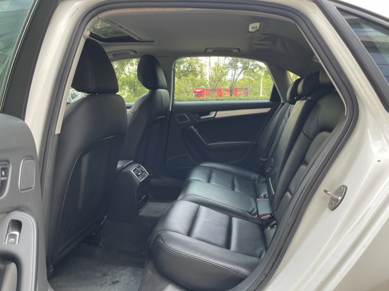 济宁16年奥迪A4L6