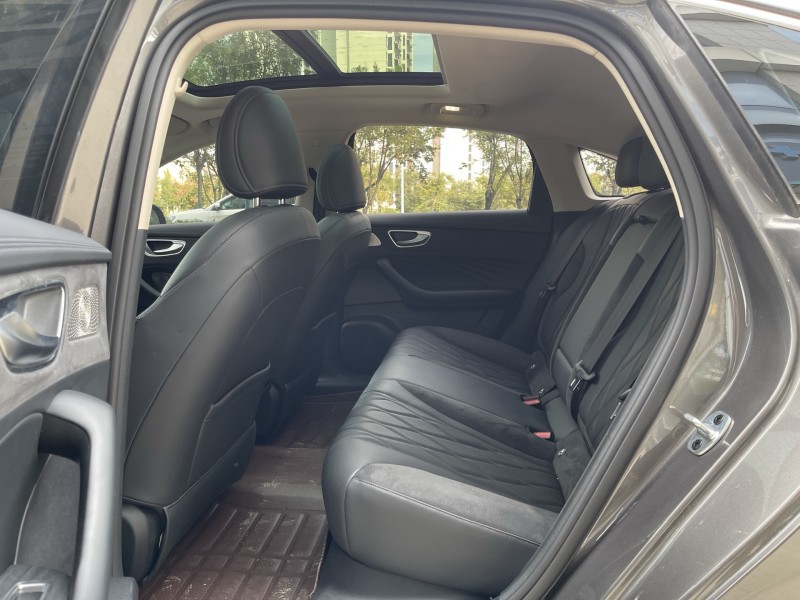 济宁24年荣威D76