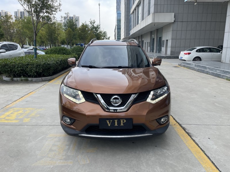 济宁16年日产奇骏1