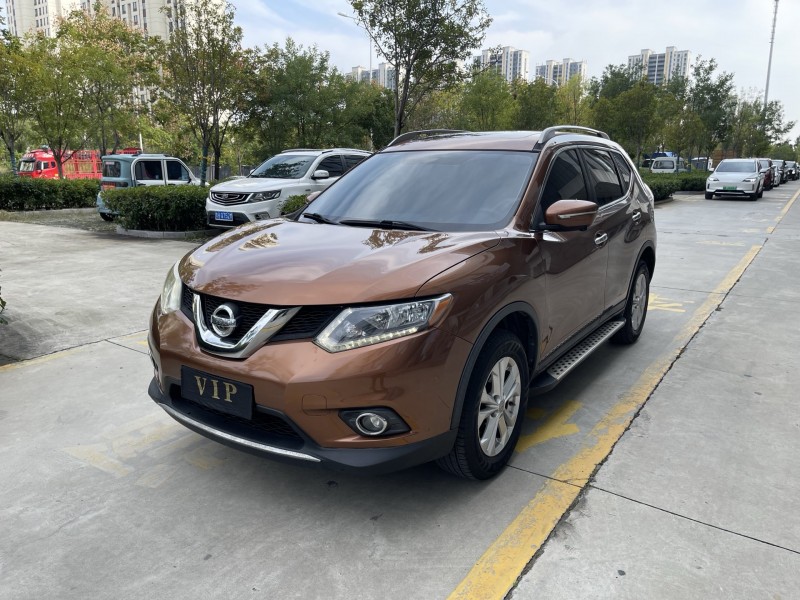 济宁16年日产奇骏2