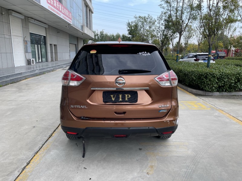 济宁16年日产奇骏9