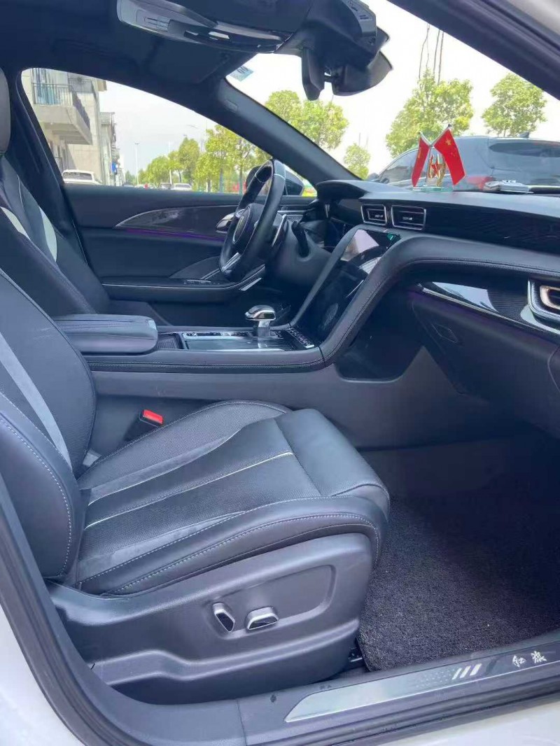 襄阳23年红旗H67