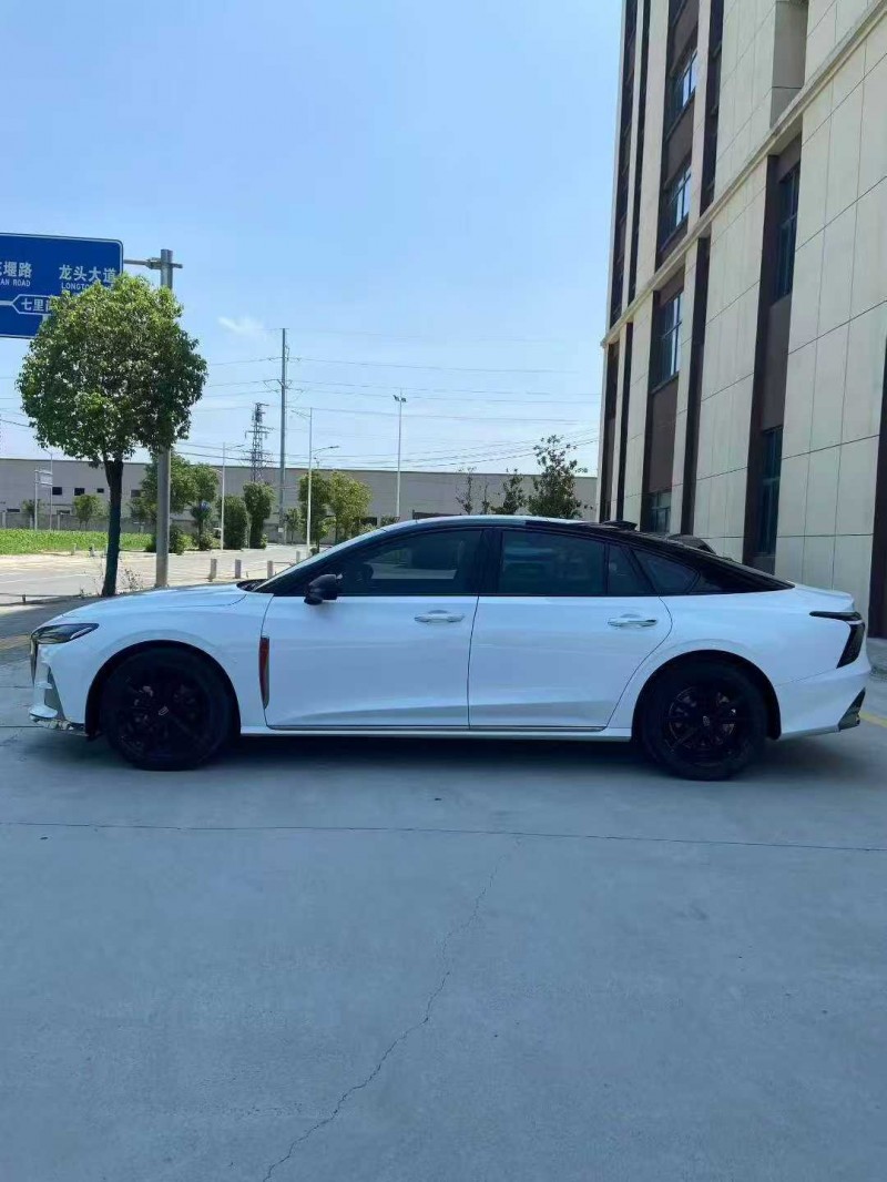 襄阳23年红旗H68