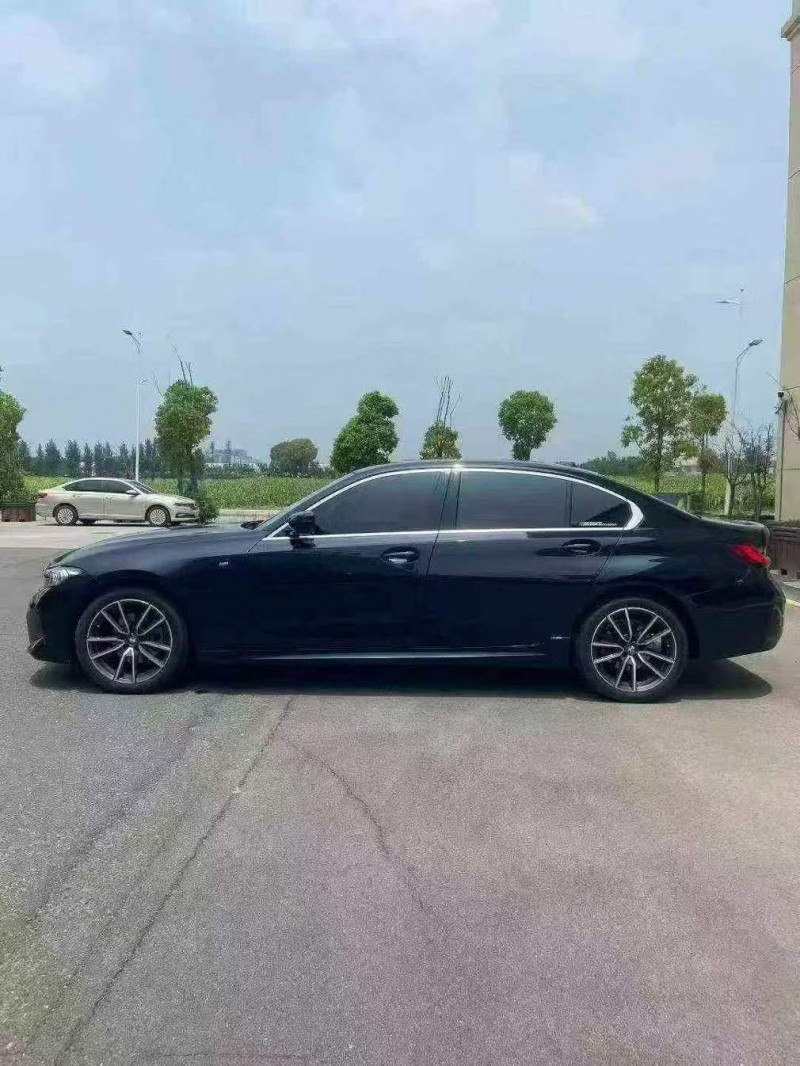 襄阳23年宝马3系8