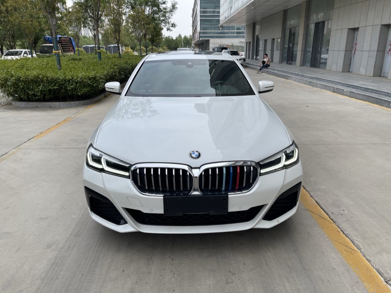 济宁22年宝马5系1