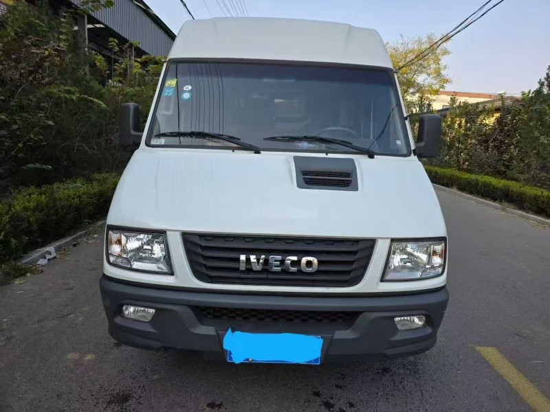 淄博23年依维柯得意1