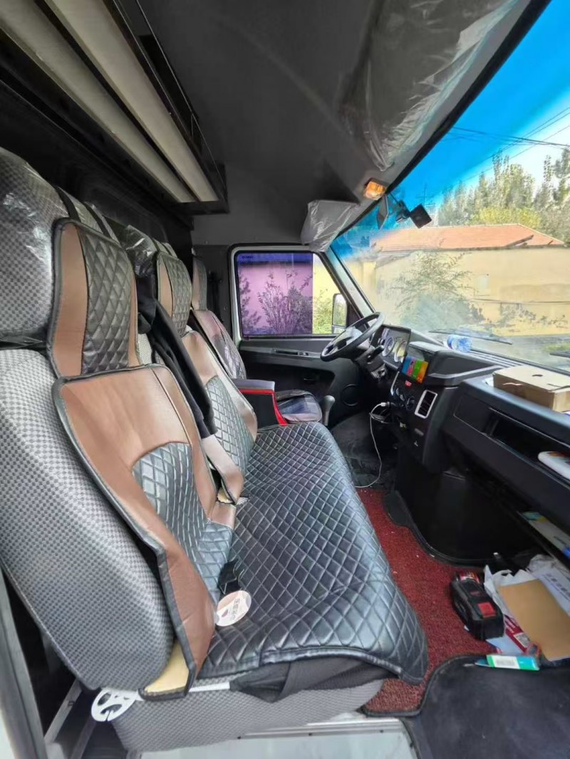 淄博23年依维柯得意5