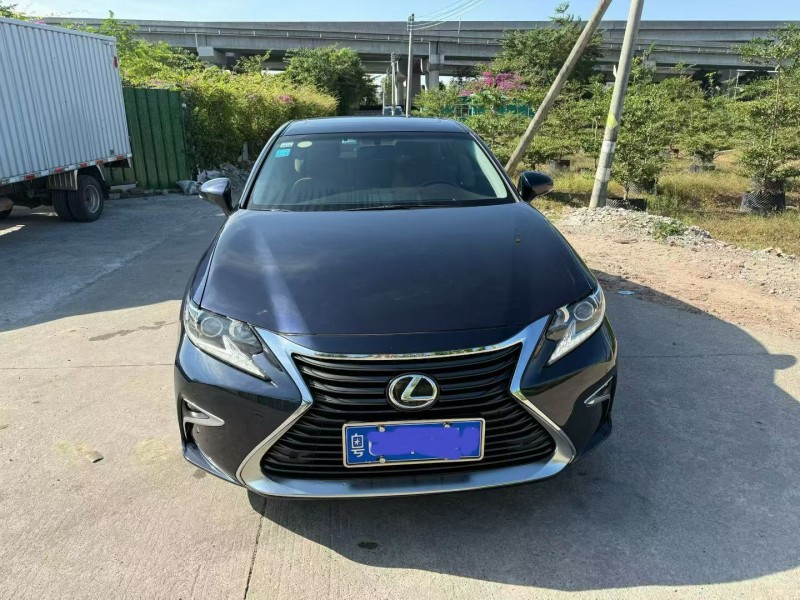 中山18年雷克萨斯ES1