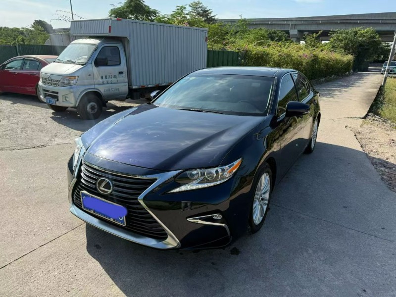 中山18年雷克萨斯ES2