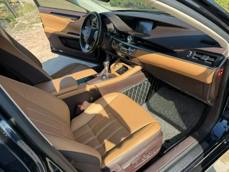 中山18年雷克萨斯ES5