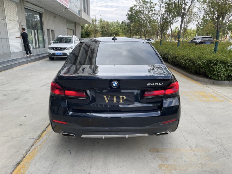 济宁23年宝马5系9