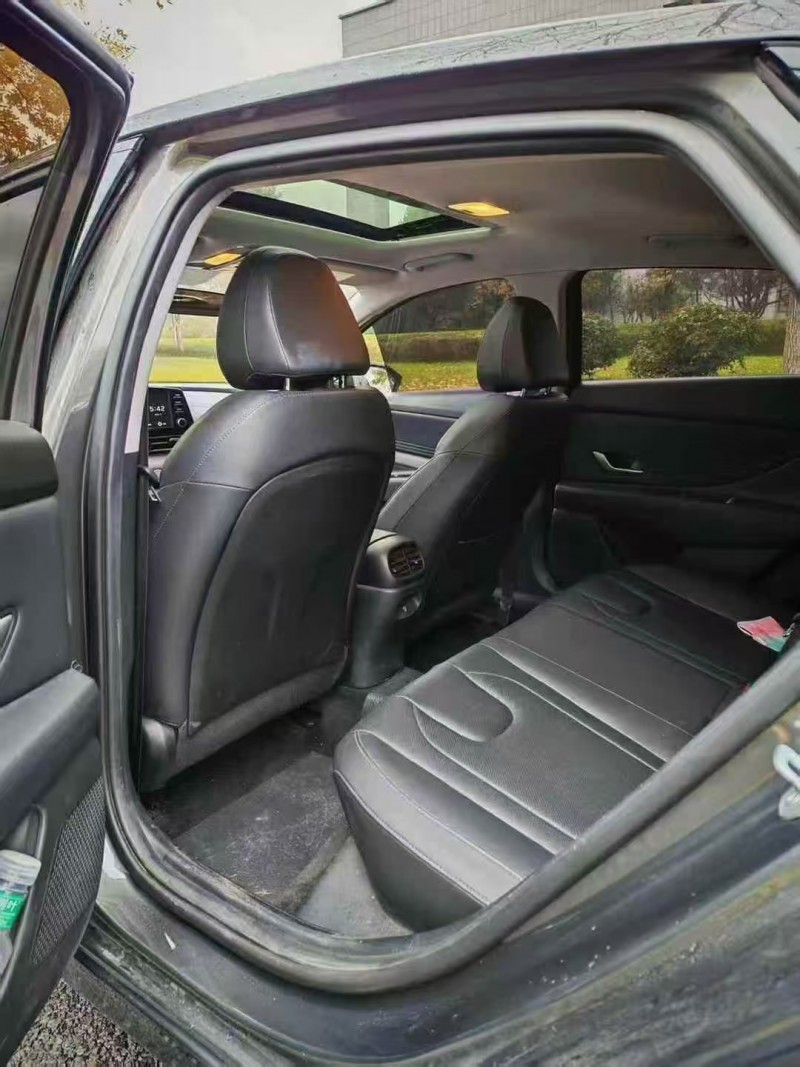 济宁24年现代伊兰特4