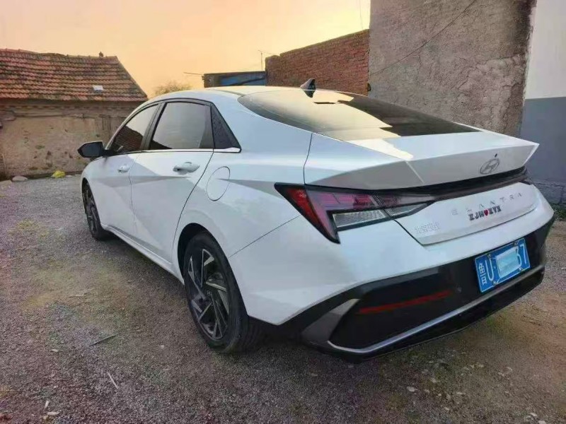 青岛23年现代伊兰特8