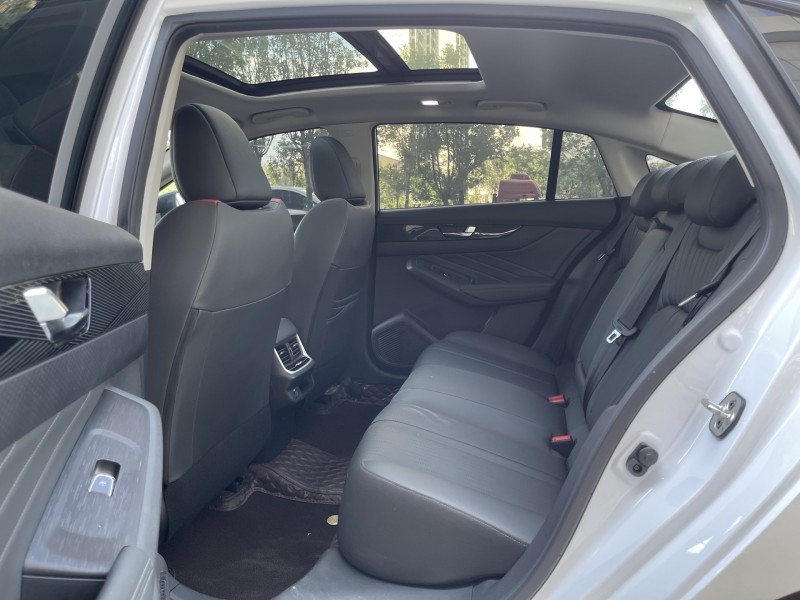 济宁24年东风奕炫5