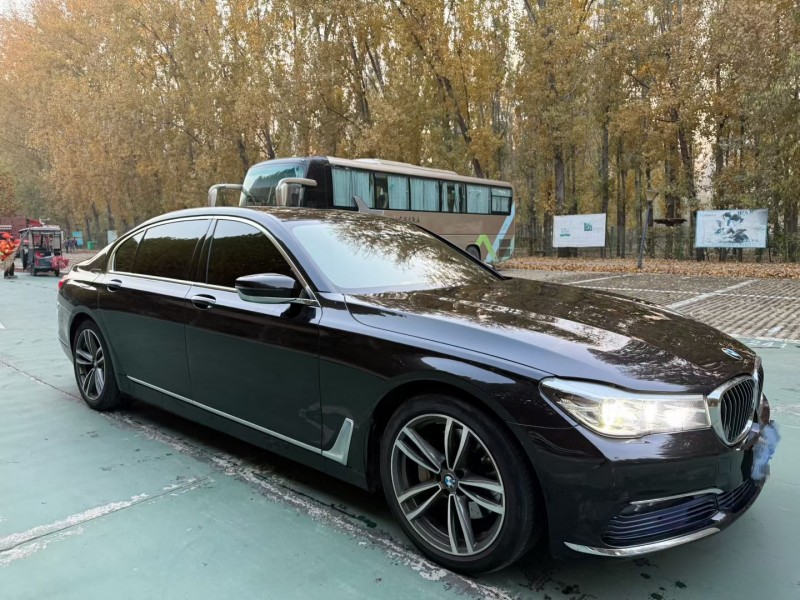 保定17年宝马7系2