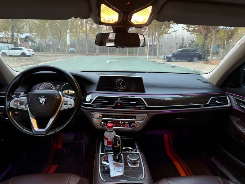 保定17年宝马7系4