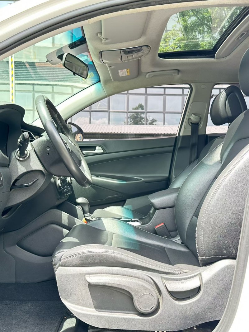 东莞17年现代途胜4