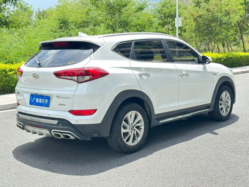 东莞17年现代途胜8