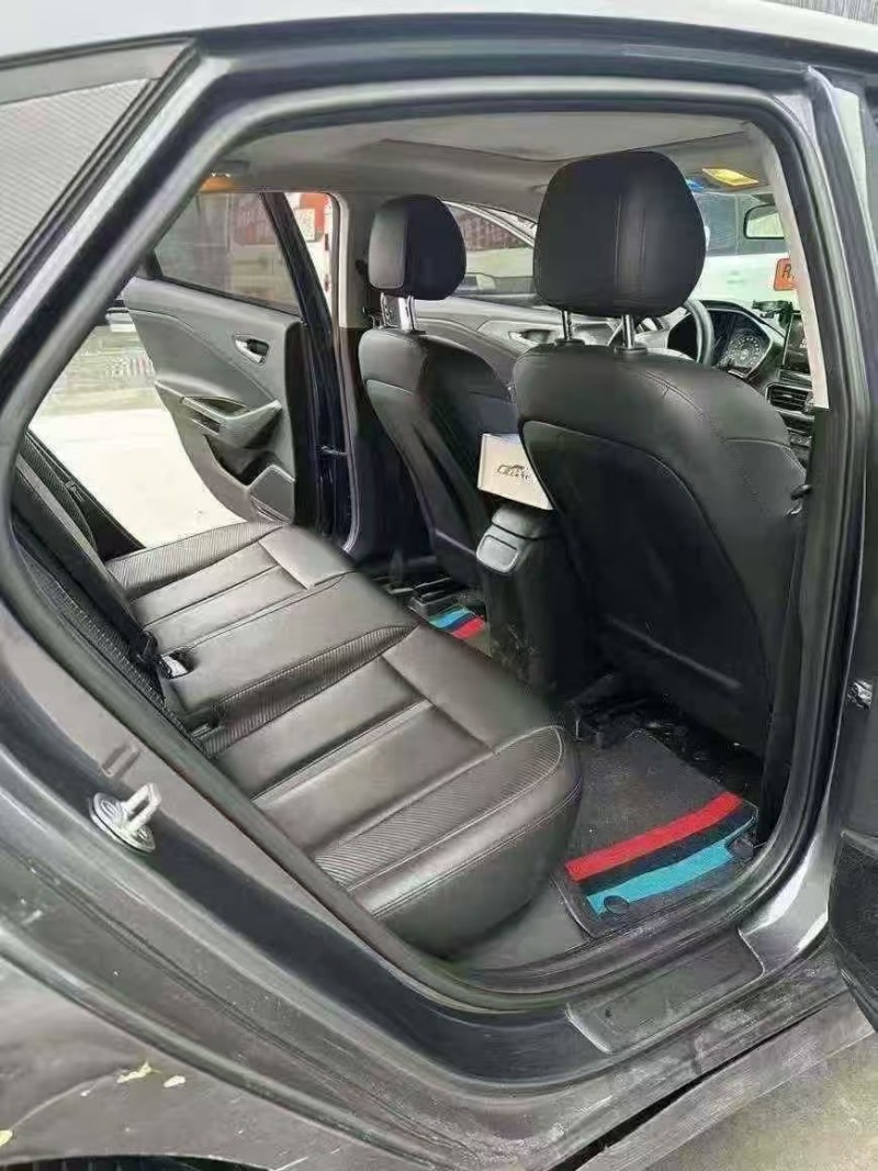 襄阳20年现代菲斯塔8