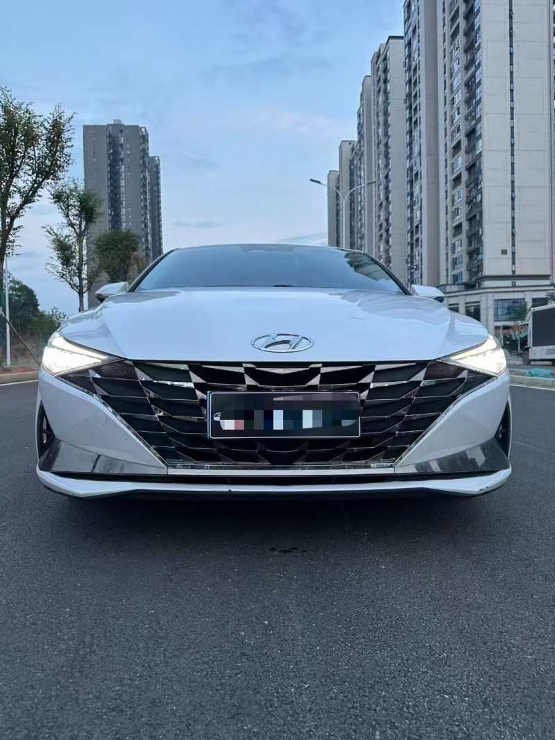 娄底23年现代伊兰特1