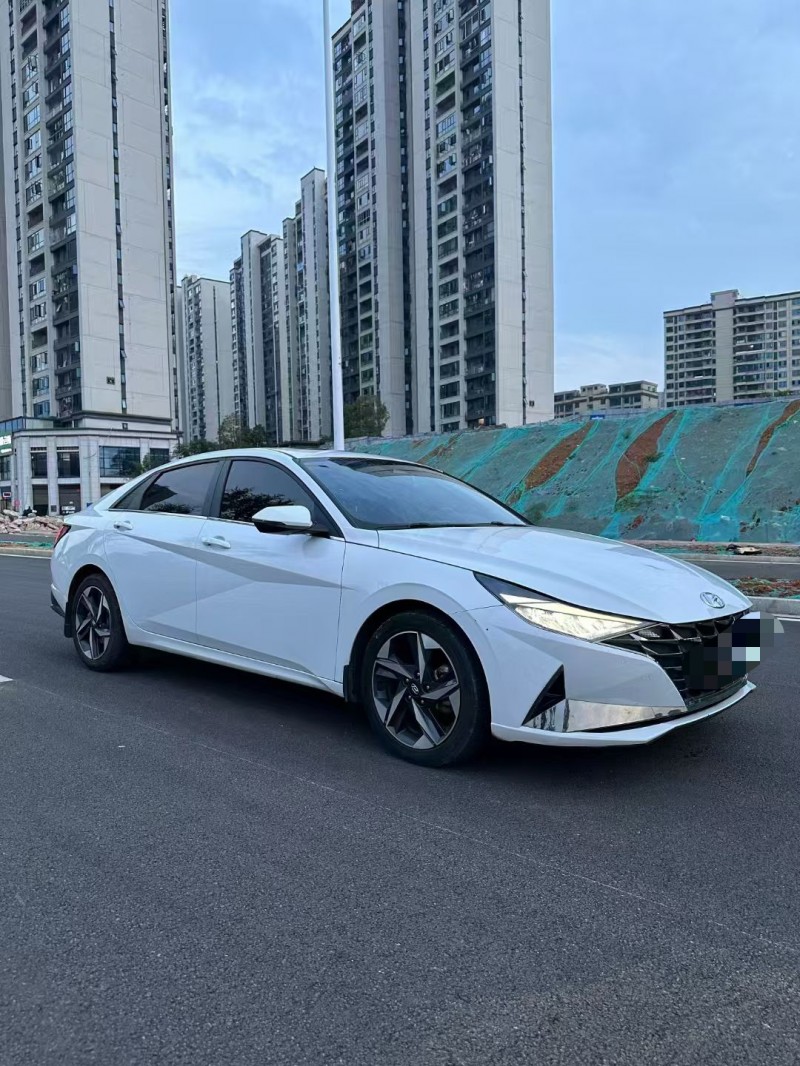 娄底23年现代伊兰特2