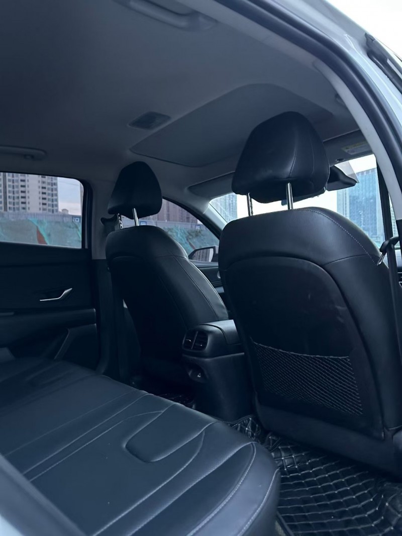 娄底23年现代伊兰特5