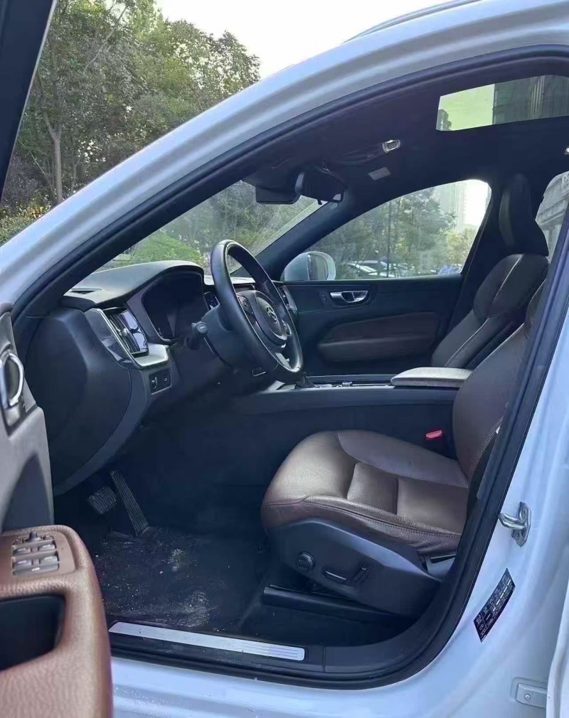 青岛20年沃尔沃XC604