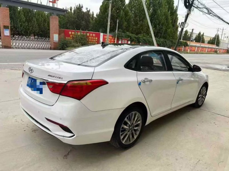 保定17年现代名图3