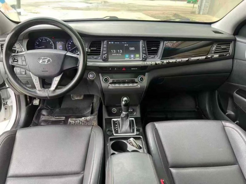 保定17年现代名图5