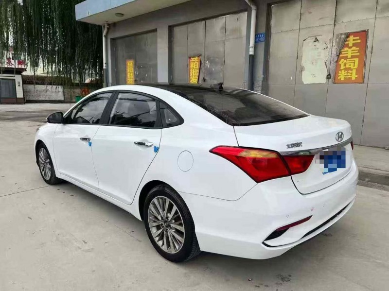 保定17年现代名图6