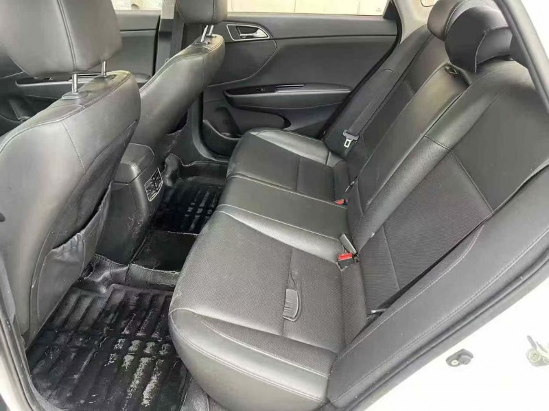 保定17年现代名图8