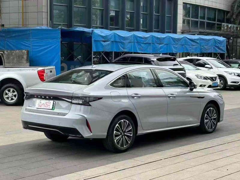 佛山25年奇瑞风云8