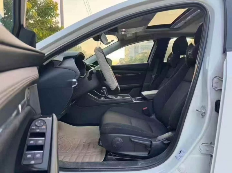 湛江23年马自达昂克赛拉5