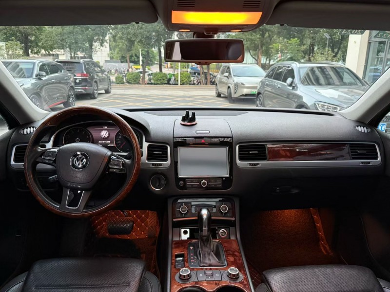 深圳12年大众途锐3