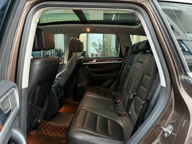 深圳12年大众途锐5