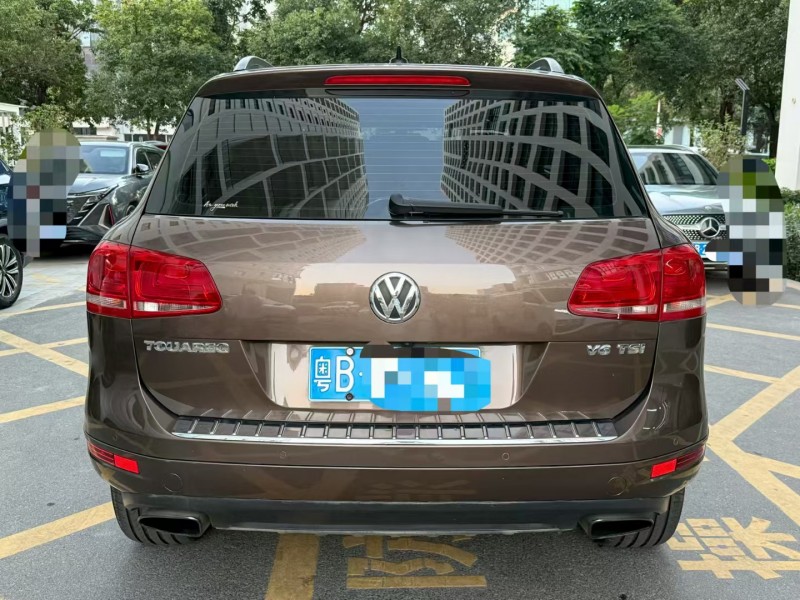 深圳12年大众途锐8