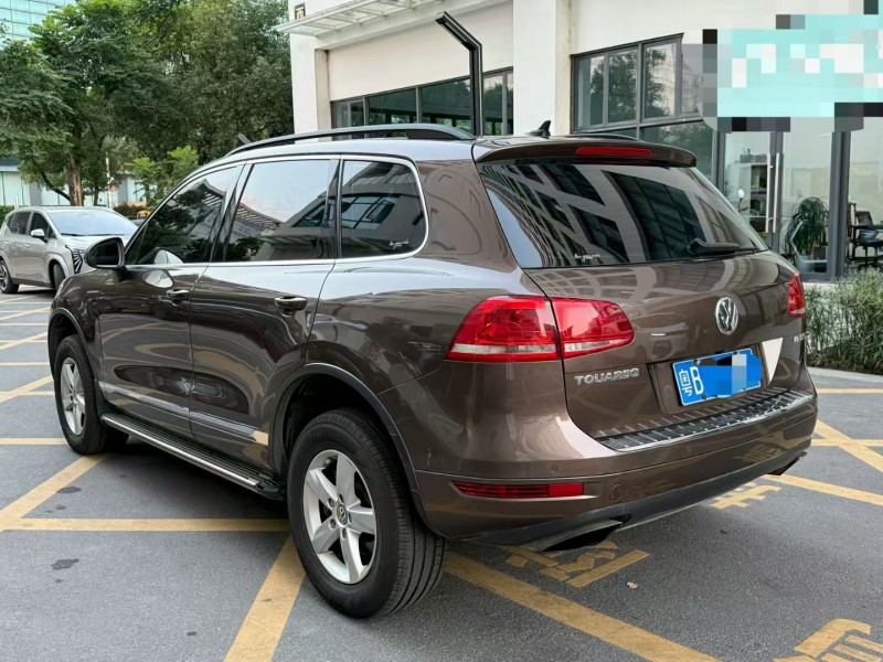 深圳12年大众途锐9