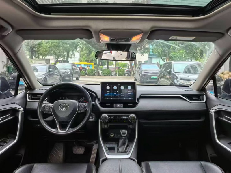 深圳22年丰田威兰达3