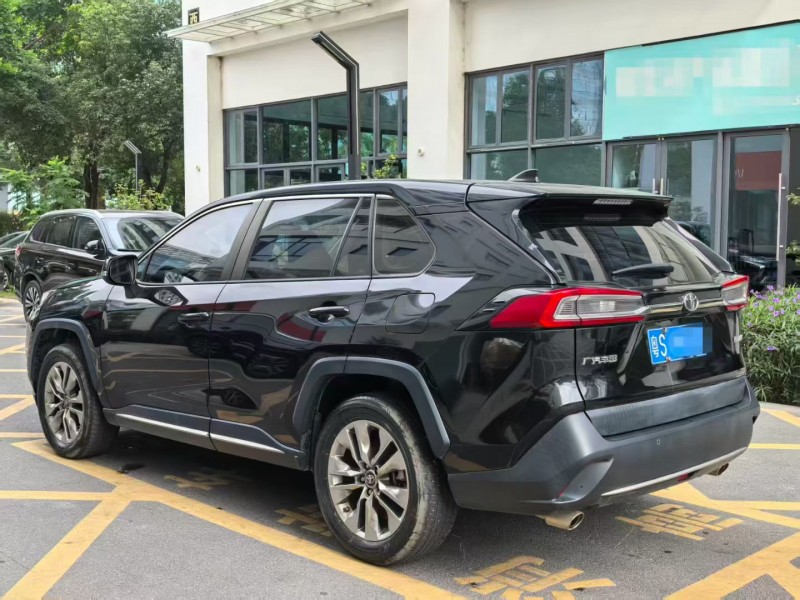 深圳22年丰田威兰达9